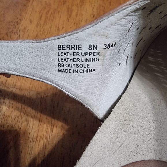 Abeo Bio System Leather Tan Heeled Sandals with Tassels - Picture 11 of 11